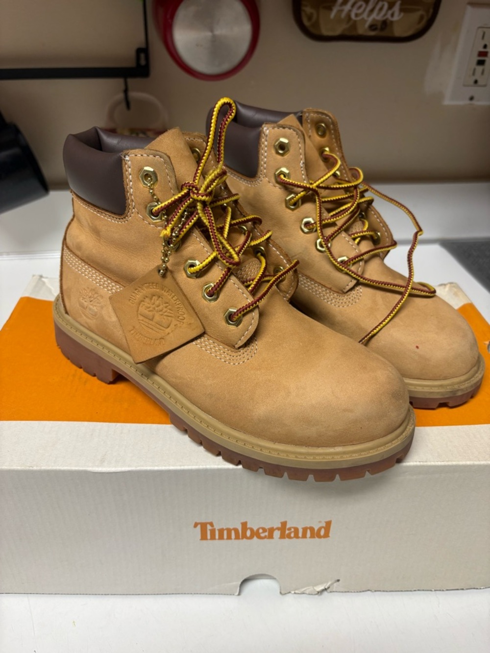 Timberland Kids Wheat Nubuck Lace-Up Boots with Brown Collar waterproof sz 1.5Y